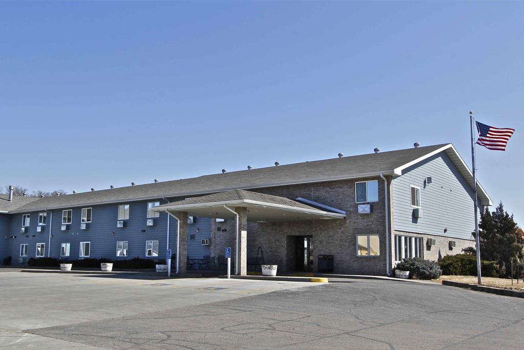 Governors Inn A Travelodge By Wyndham Pierre Exteriör bild