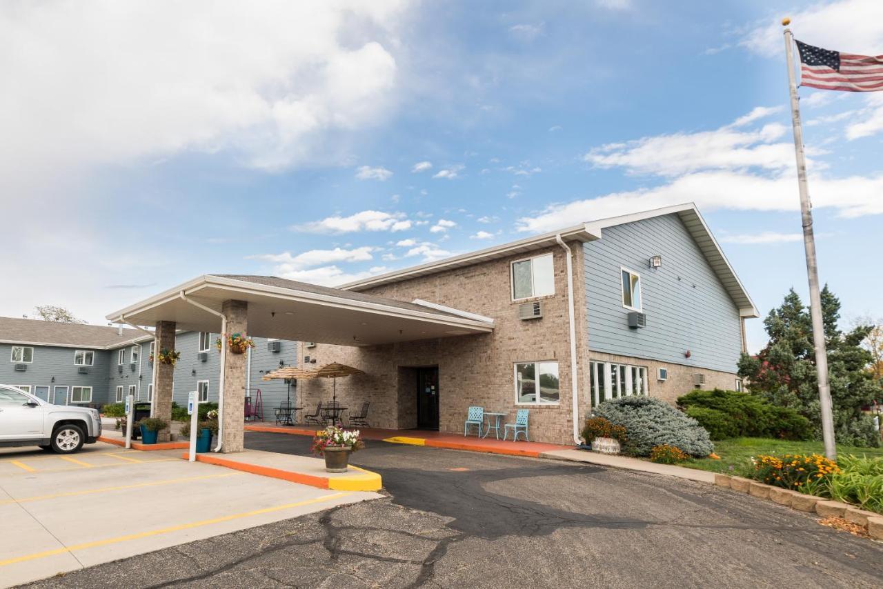 Governors Inn A Travelodge By Wyndham Pierre Exteriör bild